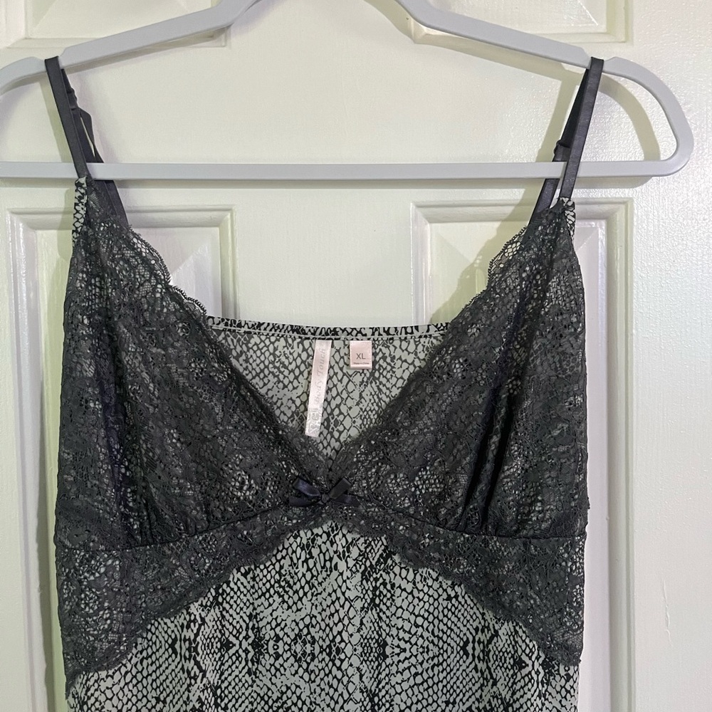 Body touch grey and black snake and lace printed nightie with stretch size xl